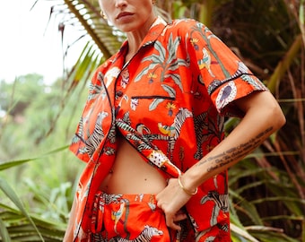 Pijama de algodón para mujer con estampado de safari: conjunto de dos piezas con camisa y pantalones cortos de animales de la selva.