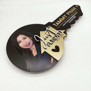 Just Funded Sign with Photo, Key Sign, Realtor Key Sign, Closing Photo Prop, Modern Key Sign for Realtors, Realtor Gift, Custom Sign
