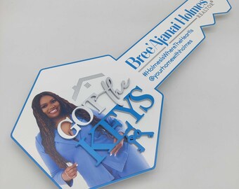 Got the Keys Sign, 3D Giant Key, Real Estate Accessory, Closing Gift for Realtor, Custom Photo Sign