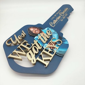 Photo Key Sign, Realtor Key Sign, Closing Photo Prop, Modern Key Sign for Realtors, Realtor Gift, Custom Sign, Got The Keys Sign