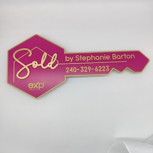 Sold Sign, Realtor Key Sign, Closing Photo Prop, Modern Key Sign for Realtors, Realtor Gift, Custom Sign, Sold Sign, Pink sign