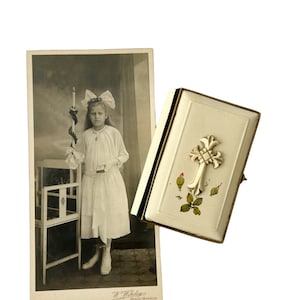 Antique German First Communion Prayer Book – Early 1900s – Celluloid Cover with Hand-Painted Flowers & Brass Clasp