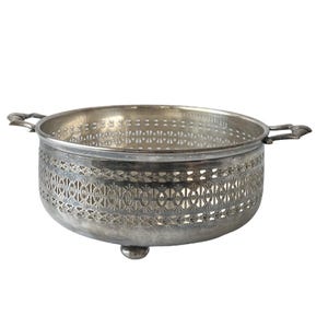 Vintage 1950s-60s Silver Plated Fruit Bowl – Ornate Cut-Out Design, Sheffield England