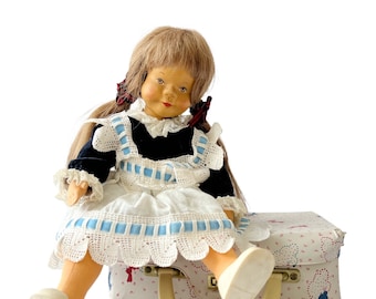 uma58Helbig工房の手彫り人形(ドイツ製) Helbig工房の手彫り人形(ドイツ製)