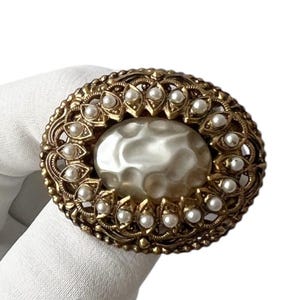 Vintage Filigree Faux Pearl Brooch – After Miriam Haskell Baroque Pin