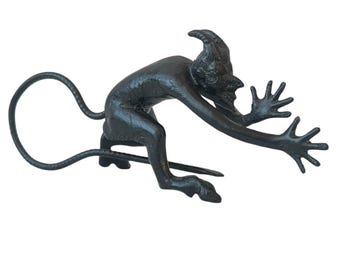 ソビエト ヴィンテージ 悪魔の置物 カスリ 鉄鋳造、旧ソ連 金属製悪魔
