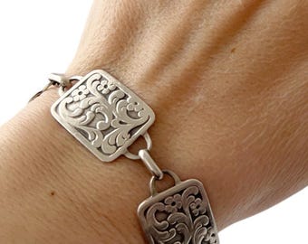 Bracelet Rigide Manchette Vintage – Couleur Argent, Décor Gravé Fleur, Bon état