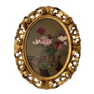 Frieda Kniep (1881–1947) Still Life with Cyclamens – Original Floral Oil Painting in Oval Gilt Rococo Frame