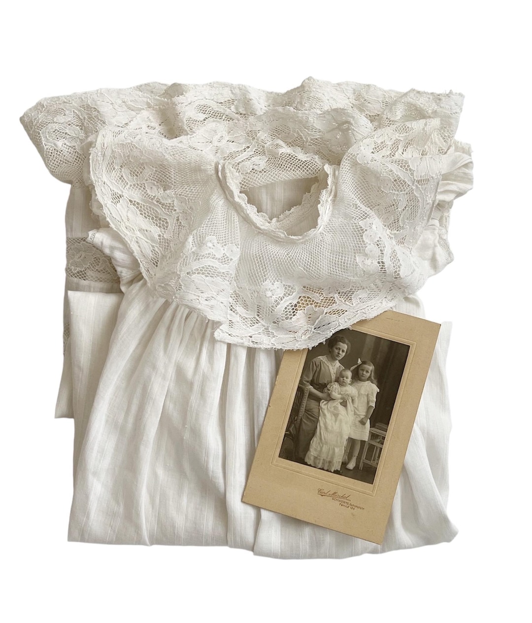 フランスアンティークベビードレス　洗礼服　ドレスガウン　刺繍たくさん　上質 フランスアンティークベビードレス 洗礼服 ドレスガウン 刺繍たくさん 上質