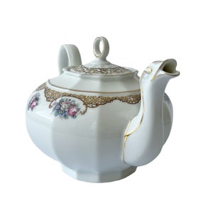 Vintage Krautheim Selb Bavaria Porcelain Teapot – Swan Neck, Gold Trim, 1950s