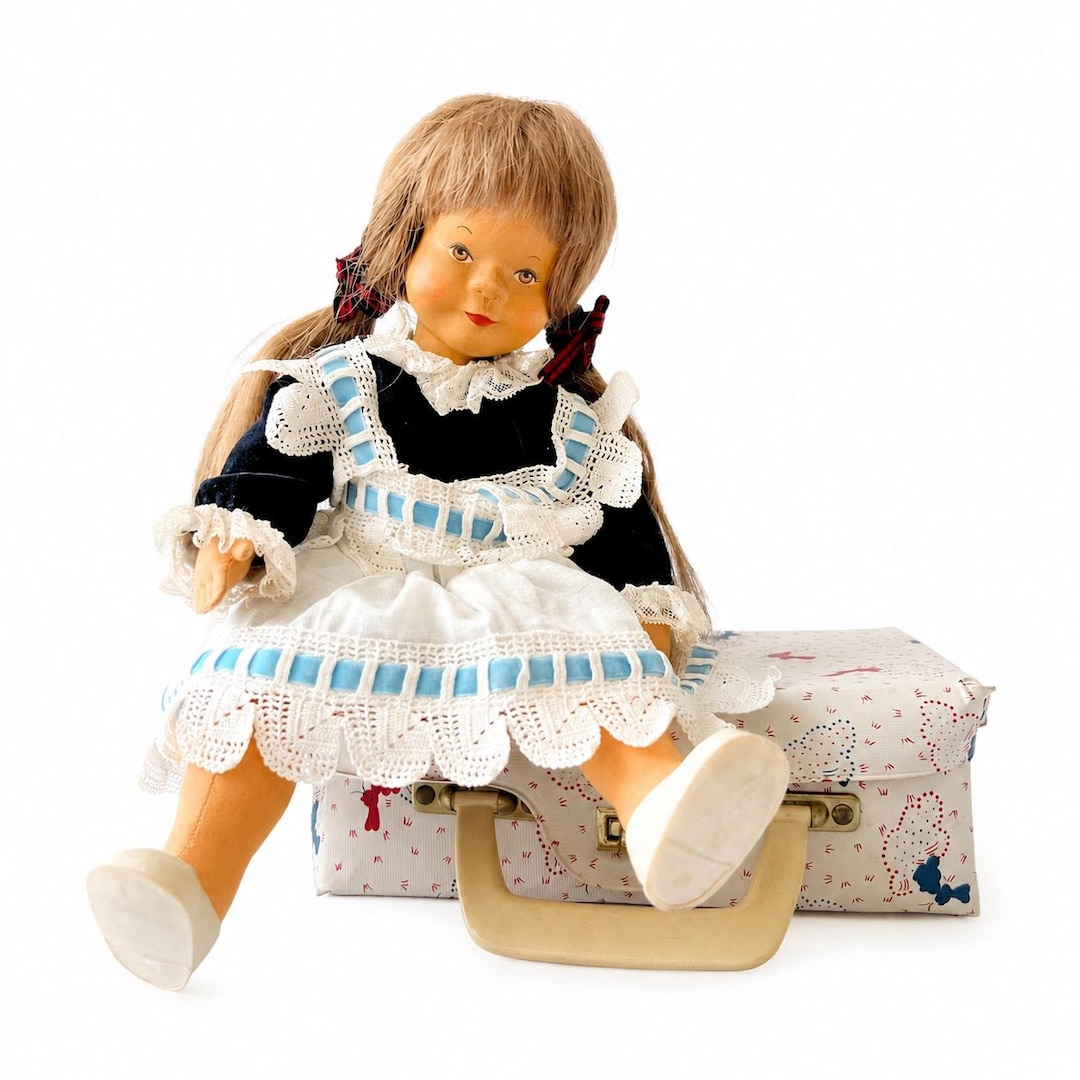 Vintage Hildegard Krahmer Kuck in Die Welt Doll With Suitcase and