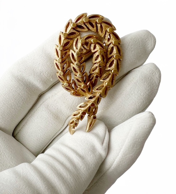 ヴィンテージtrifariリースブローチ パール＆リーフ crownト