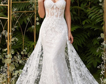 white lace fitted wedding dress