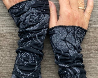 Elegant hand cuffs, wrist warmers made of viscose cloque with dot and rose patterns, arm cuffs