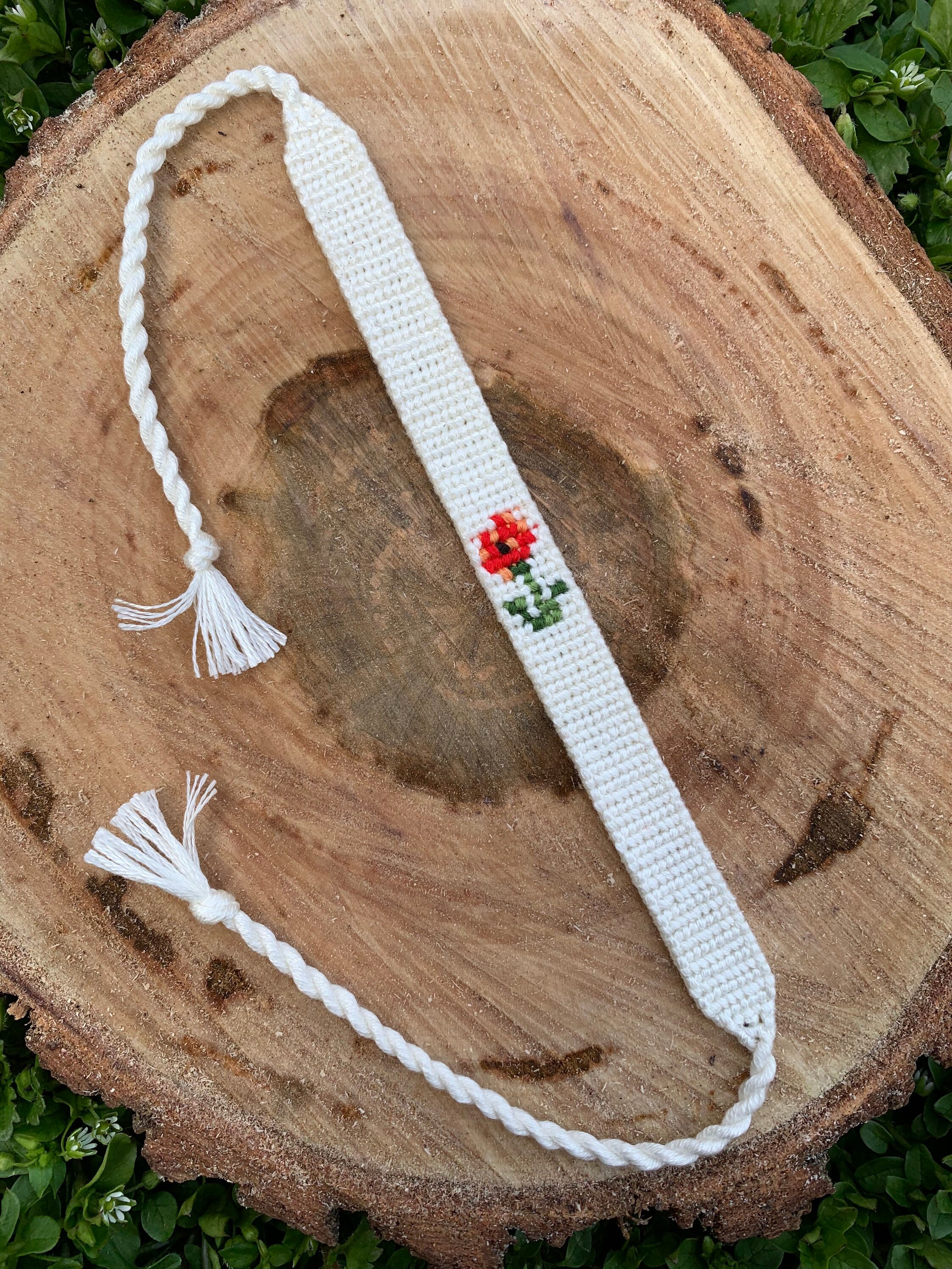 Minecraft Poppy inspired friendship bracelet!