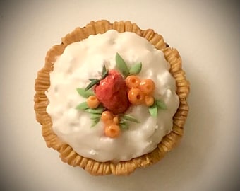 Miniature Fake Pie for dollhouses, or hostess gift magnet.  Pie for Blythe style dolls, 1:12 scale doll play food, tiny bakery food