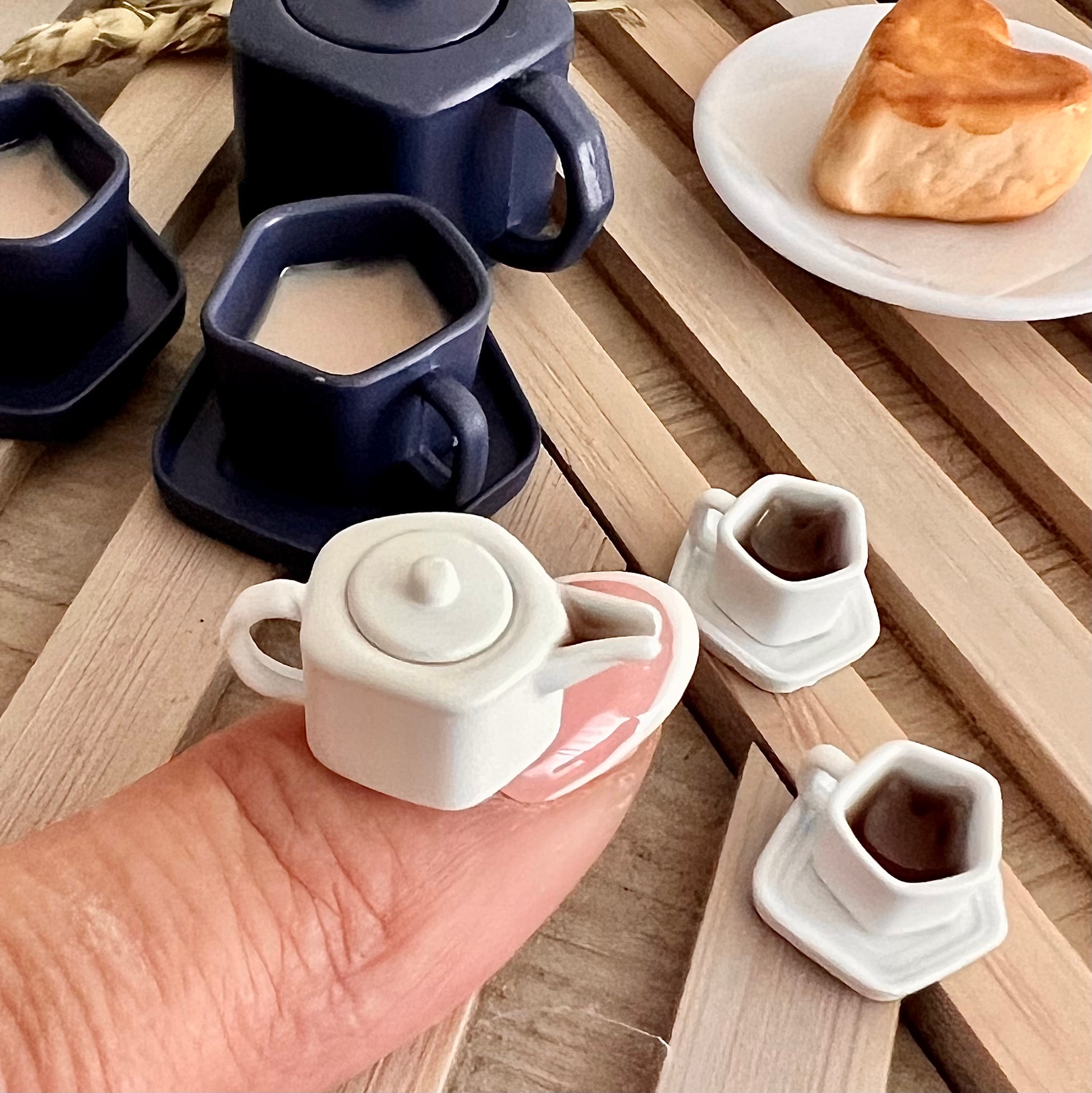 Miniature Three Piece Metal Coffee Pot For Dollhouses [AZT B5008