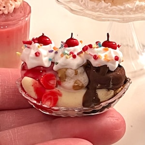 Miniature 1:6 scale banana split FOR 12 inch Blythe or 12 inch size dolls. Banana Split play food for dolls and dollhouses