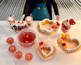 Miniature heart cakes for 1:6 scale dolls. 12 inch Blythe doll Valentine’s Day cakes, miniature play cakes for dolls,Byers choice heart cake