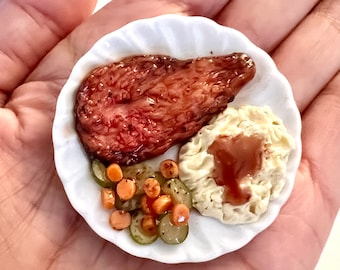 1:6 Miniature Steak dinner FOR Byers Choice dolls, Blythe size dolls, and 12 inch dolls.  Mini ribeye steak dinner, mini prime rib dinner