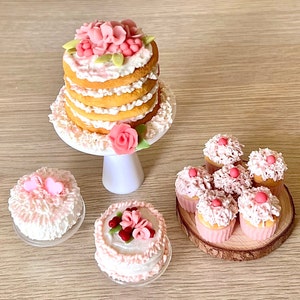 Miniatur Törtchen für 30 cm große Puppen.  Miniatur-Kieseltorten im Maßstab 1:6 für Blythe-Puppen und Byers-Puppen.  1 8 Waage-Törtchen für Puppen