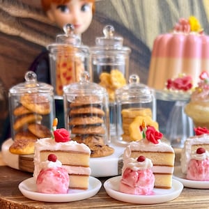 1:6 scale miniature cakes, cookies, and shakes FOR 12 inch size Blythe and Byers dolls, miniature desserts for dolls, miniature cakes