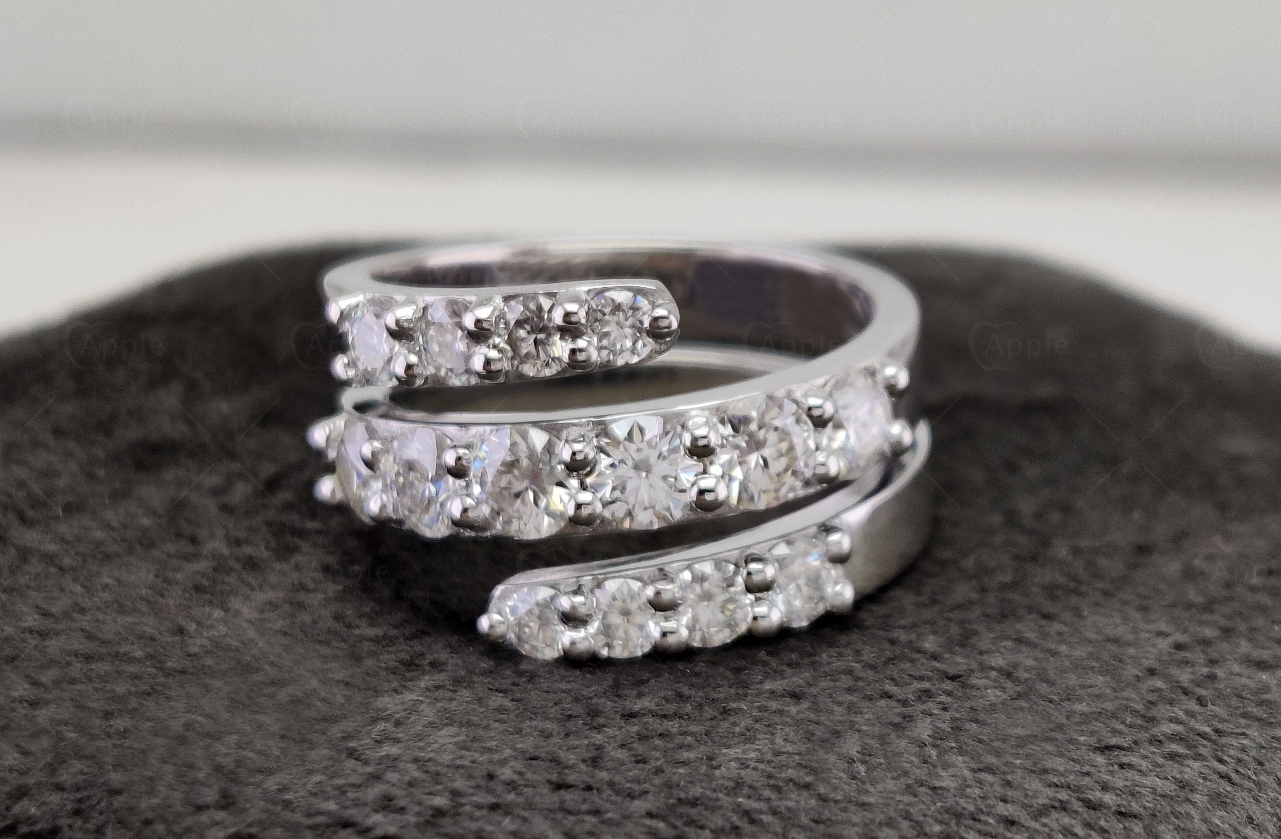 【限定特価】 Ring, Diamond Spiral Silver Wrap Wrap Finger Ring, Spiral アクセサリー