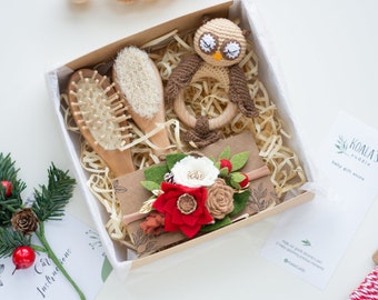 Vier maanden baby kerstcadeau set met Uil Hert Vos gehaakte rammelaar en zachte baby borstel, Nieuwe moeder geschenkdoos voor bos babyshower