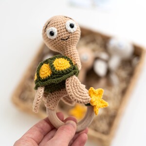 TURTLE CROCHET RATTLE as sae baby shower gift idea, crochet rattle toy, sea animal stuffed baby toy, turtle infant rattle toy.