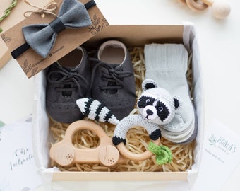 Personalized baby boy gift box with newborn crochet raccoon rattle and wooden car, Woodland baby shower gift pack for expecting mum