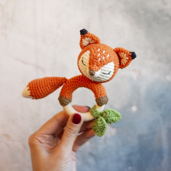 Fox baby rattle as a gift for forest baby shower, Crochet rattle teething toy, Woodland animal baby toy, Owl Fox Deer Raccoon crochet rattle