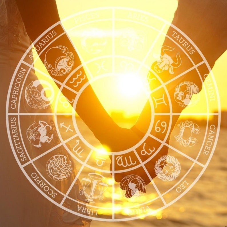 Peut inclure: Un couple se tenant la main avec une roue du zodiaque superpos&eacute;e. La roue montre les 12 signes du zodiaque, y compris G&eacute;meaux, Cancer, Taureau, Lion, Vierge, Balance, Scorpion, Sagittaire, Capricorne, Verseau, Poissons et B&eacute;lier.