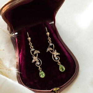 Art Nouveau earrings Peridot, Art Nouveau, ear clip 925 Sterling silver gold-plated, Peridot gemstones, half pearls, vintage, bridal jewelry