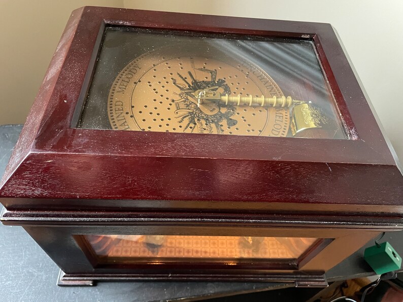 Mr Christmas Victorian Music Box Unchained Melody Animated Holiday