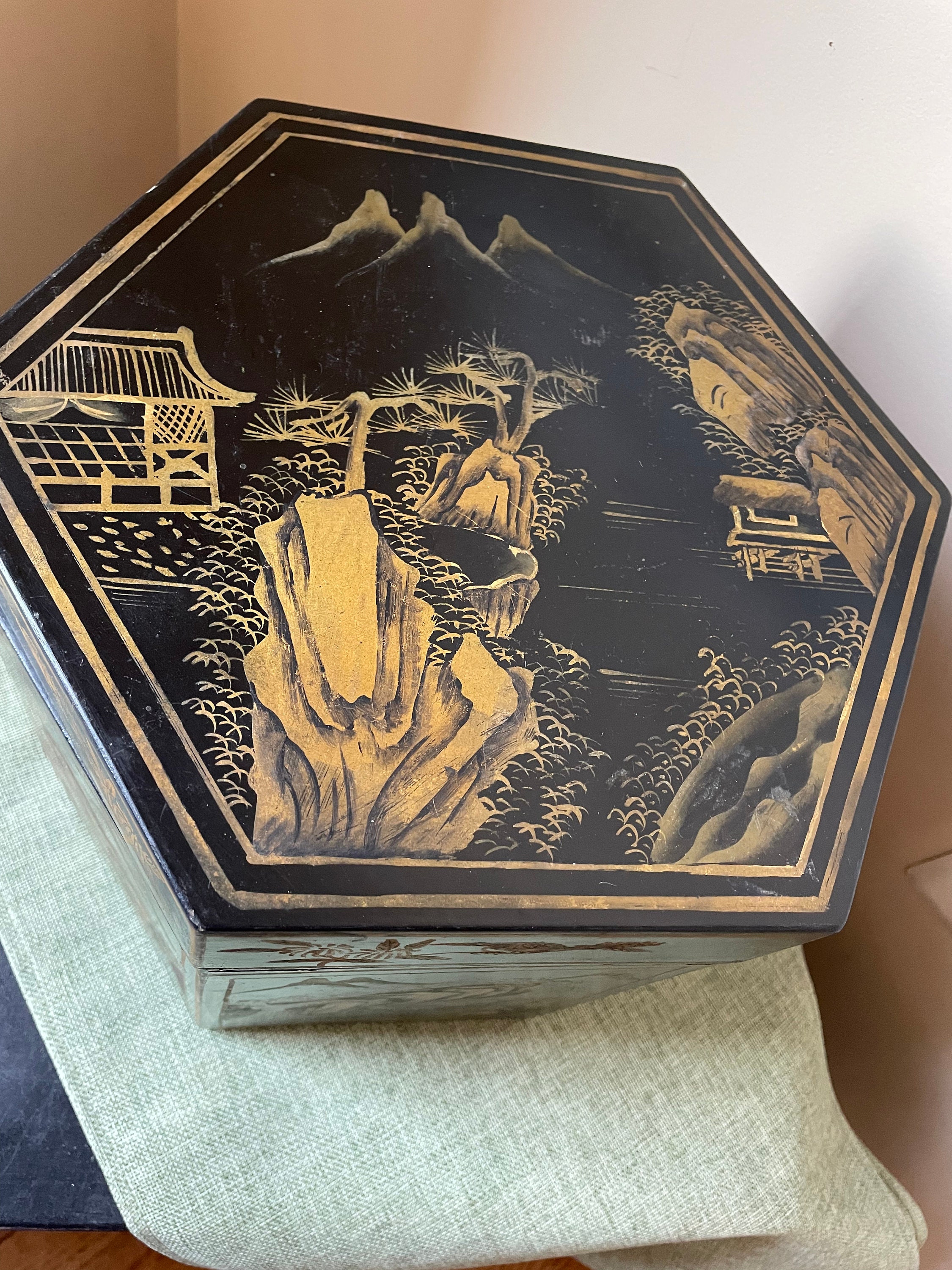Chinoiserie Black and Gold Lacquered Hexagon Wooden Box - Etsy