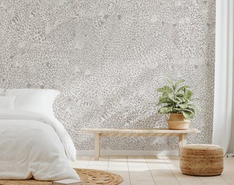 Cheetah Print Wallpaper: Exotic Jungle Accent Wall Covering