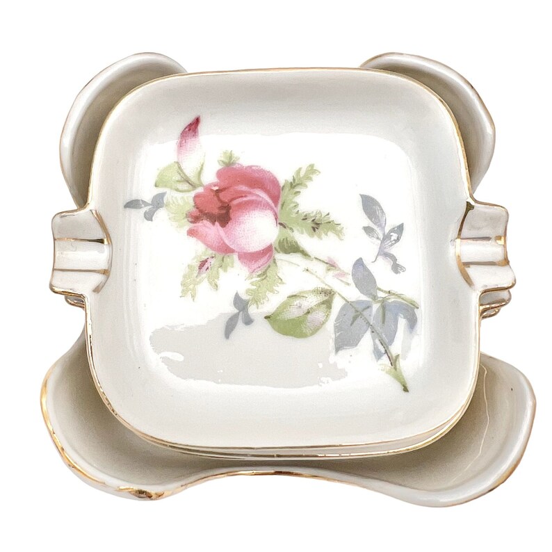 Vintage Ashtrays and Holder Set of 4 White Pink Roses Etsy