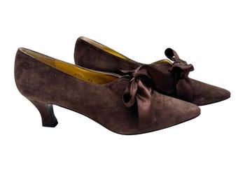 Zapatos de tacón bajo vintage Nina Unila de ante marrón, talla 8.5N, con lazo, hechos en España.