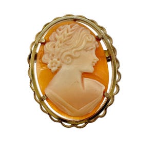 Vintage Shell Cameo Brooch or Pendant Oval Gold Tone Frame Dual Use Elegant