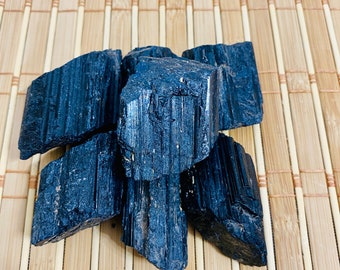 Surowy czarny turmalin kamień duży kryształ