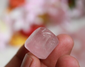 Pierre roulée en quartz rose naturel | Cristal de guérison poli