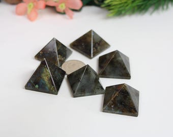 Labradorite Crystal Pyramid, Healing Stone, Crystal Grid (20-30mm)