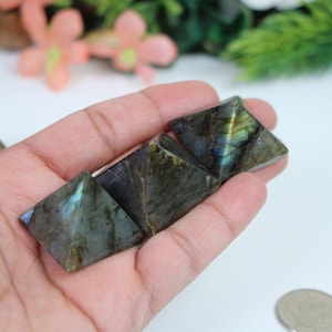 Labradorite Crystal Pyramid, Labradorite Healing Pyramid, Labradorite Crystal Pyramid for Crystal Grid