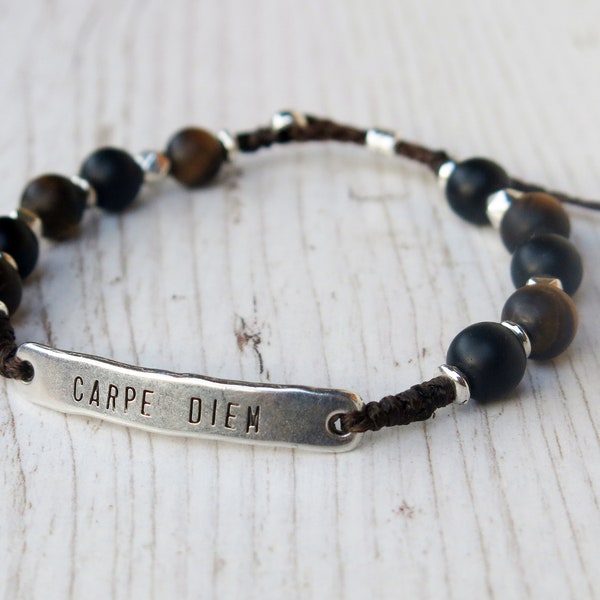 CARPE DIEM – Perlenarmband mit Anhänger