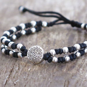 BLACKY  - Tibetan style knotted Bracelet with metallic Beads