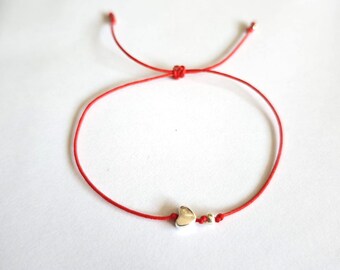Pulseira minimalista de cordão vermelho - pingente de coração de prata, joia da sorte