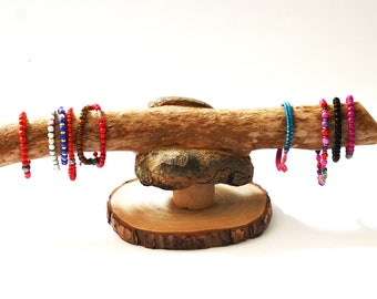 Présentoir à bracelets en bois brut