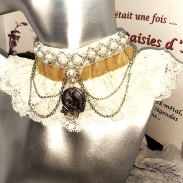 Collier raz-du-cou victorien en dentelle de Calais ajustable Médaillon Chat perles blanches velours "Arthémis"