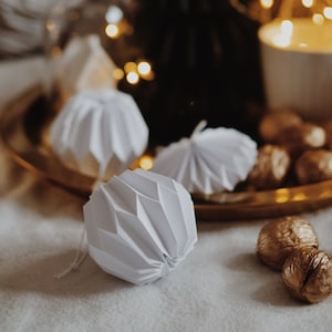Set origami "Bianco" / Decorazione di carta / Decorazione festiva / Decorazione natalizia / Decorazione per feste / Decorazione minimalista / Decorazione per la casa