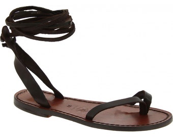 Handmade flat strappy sandals in dark brown calf leather | Gianluca - L'artigiano del cuoio